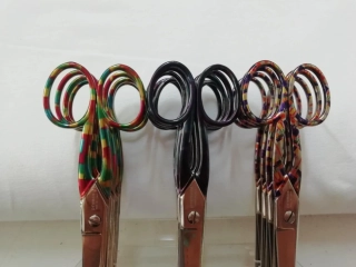 Nůžky kovové duhové 15 cm