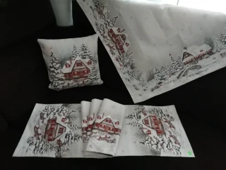 Gobelínový ubrus vzor červená chaloupka